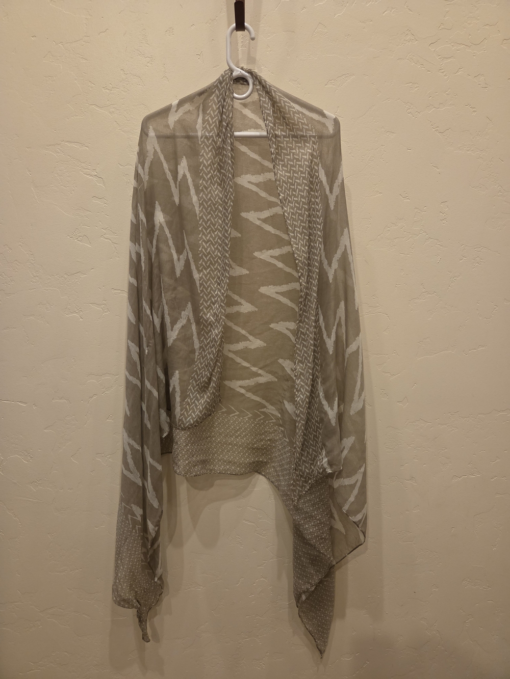 Women’s Lightweight Shawl Scarf Sarong - Taupe White